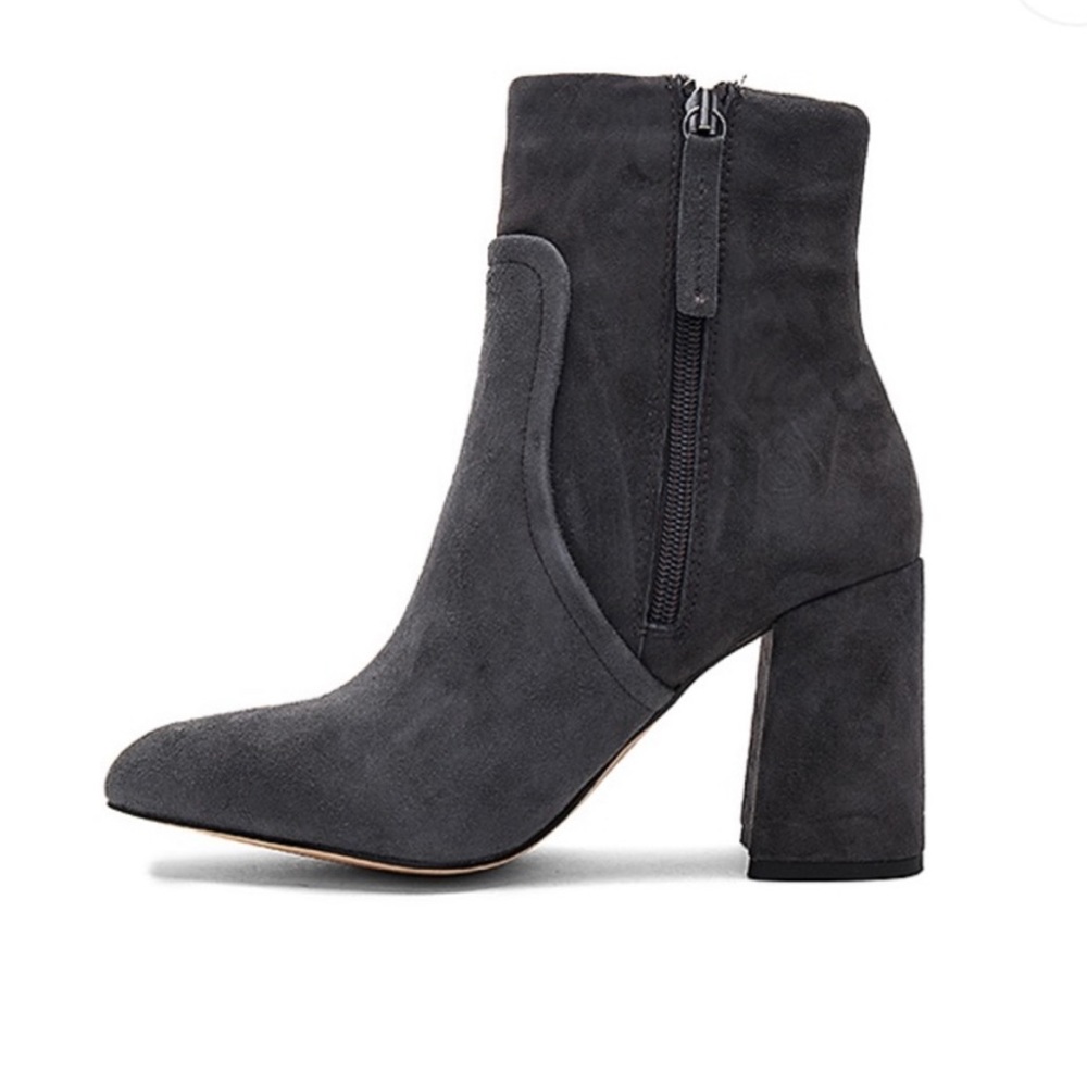 Steve Madden grey suede Jaque style